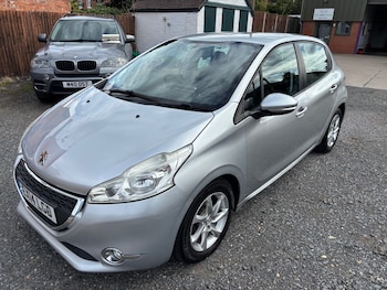 Used Peugeot 208 2014 for sale - 75860556: Photo