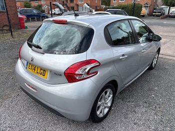 Used Peugeot 208 2014 for sale - 75860556: Photo