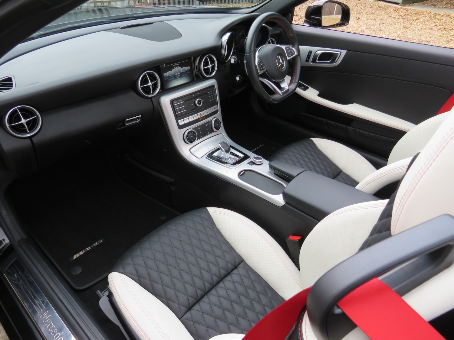 Used Mercedes-Benz SLC 2017 for sale - 75984023: Photo 8