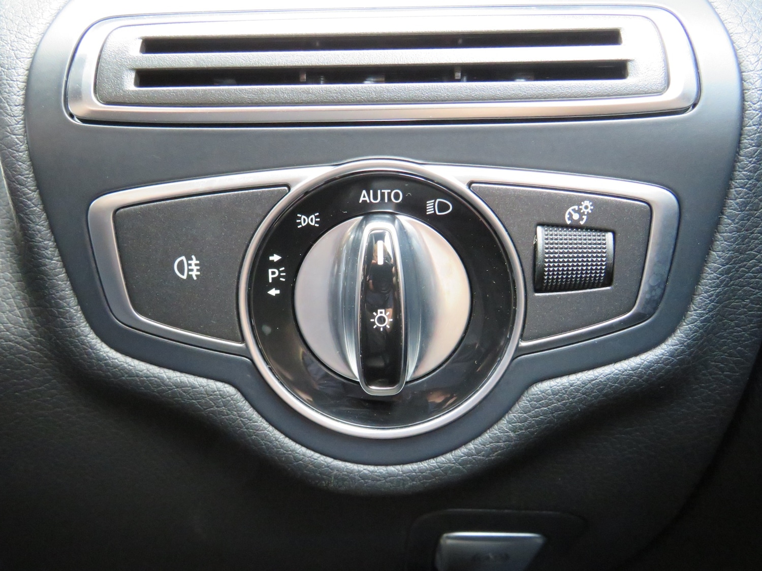 Used Mercedes-Benz C Class 2017 for sale - 77298623: Photo 32