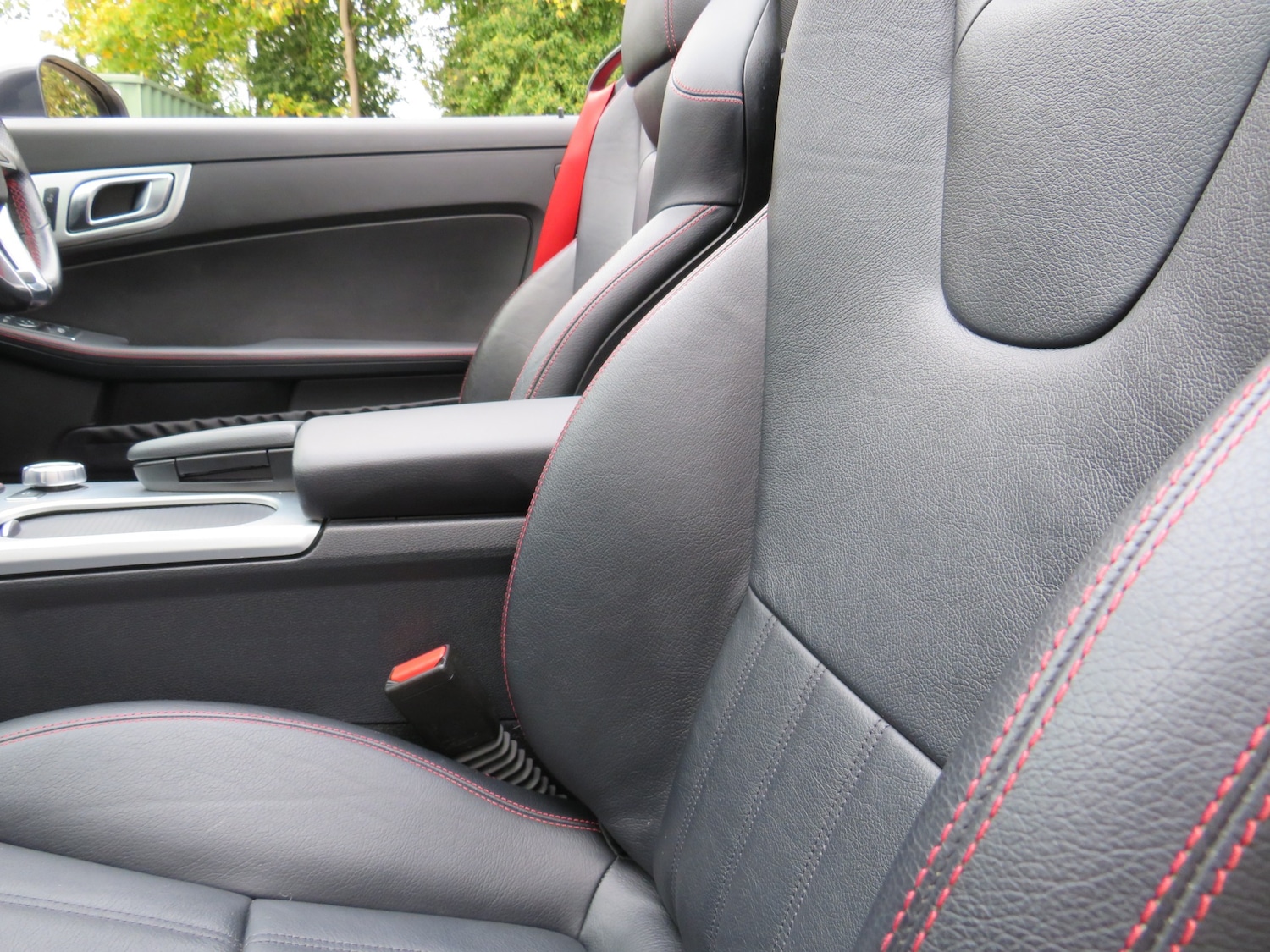 Used Mercedes-Benz SLK 2015 for sale - 76492337: Photo 11