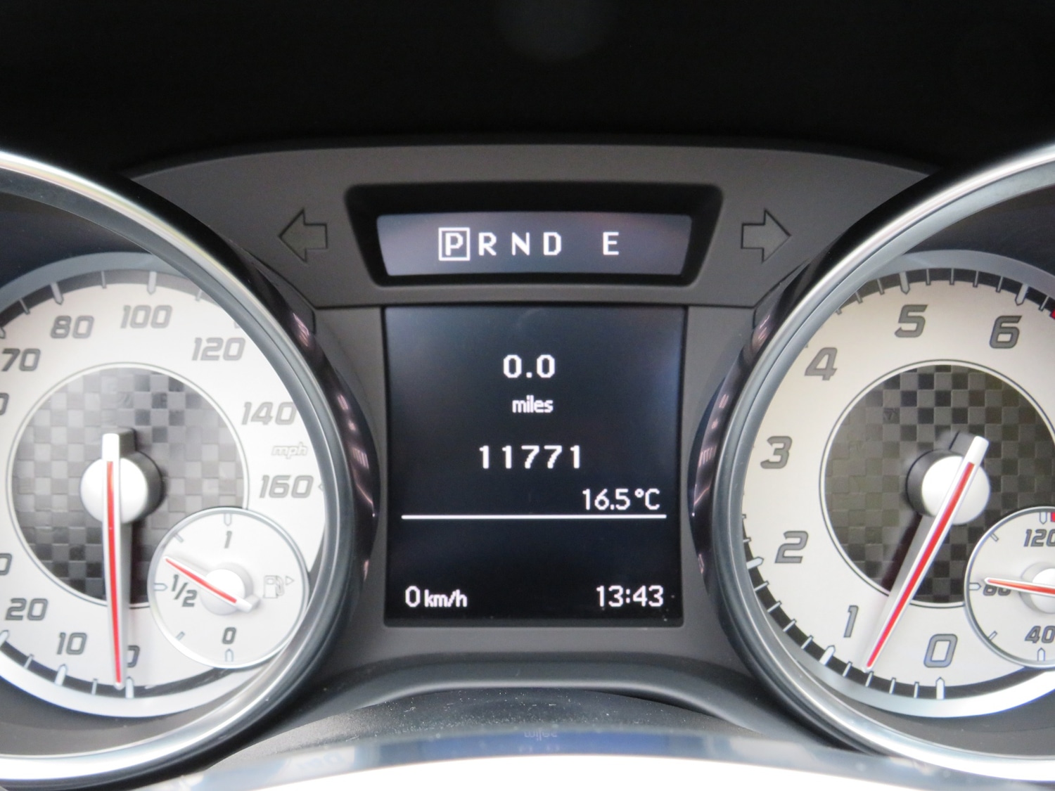 Used Mercedes-Benz SLK 2015 for sale - 76492337: Photo 13