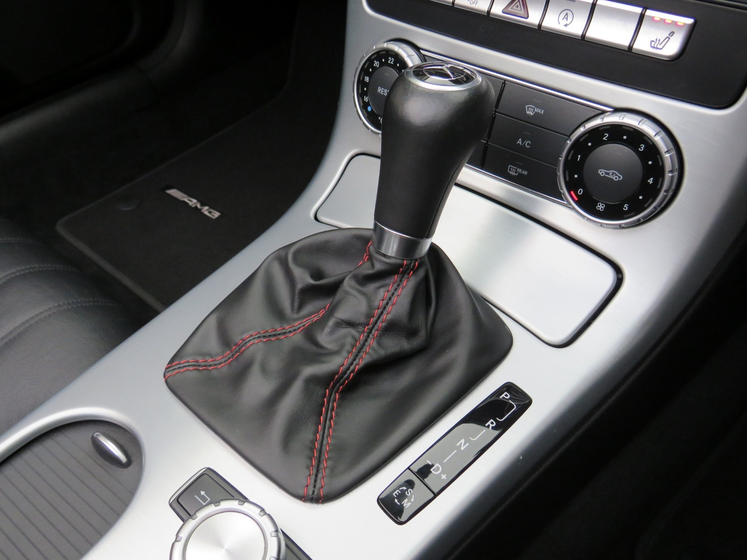 Used Mercedes-Benz SLK 2015 for sale - 76492337: Photo 18