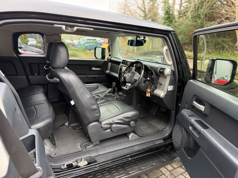 Used Toyota FJ Cruiser 2015 for sale - 77452748: Photo 28