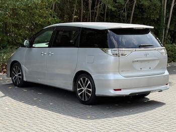 Used Toyota Estima 2013 for sale - 79602106: Photo