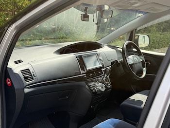 Used Toyota Estima 2013 for sale - 79602106: Photo