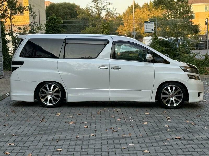 Used Toyota Vellfire 2011 for sale - 76264329: Photo 11