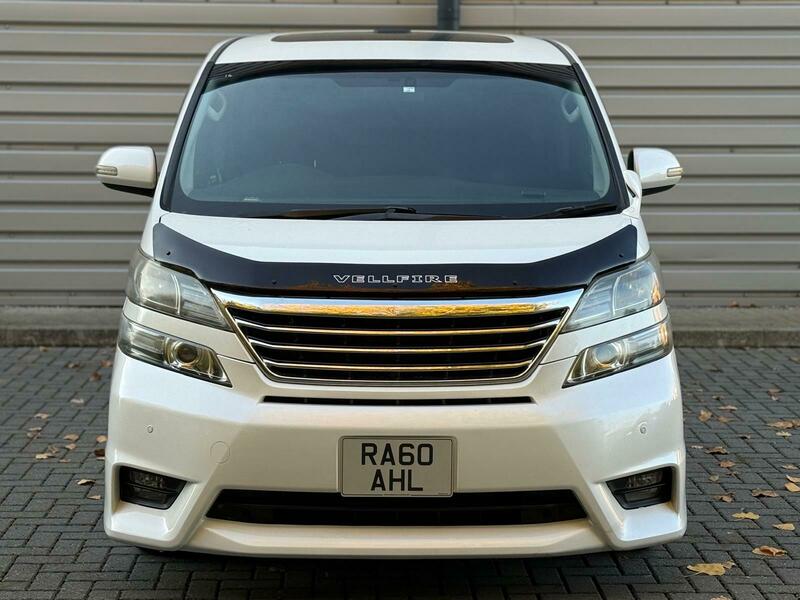 Used Toyota Vellfire 2011 for sale - 76264329: Photo 2