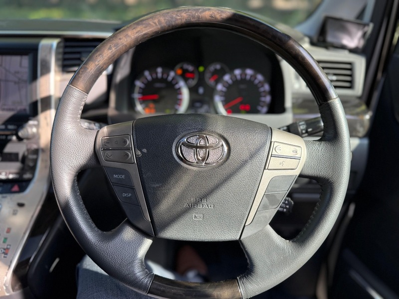 Used Toyota Vellfire 2011 for sale - 76264329: Photo 27