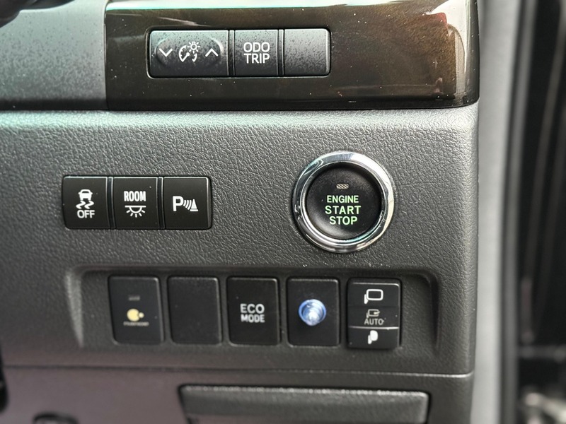 Used Toyota Vellfire 2013 for sale - 76686904: Photo 16