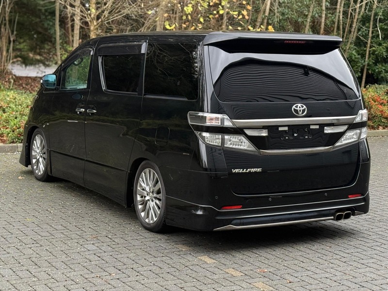 Used Toyota Vellfire 2013 for sale - 76686904: Photo 2