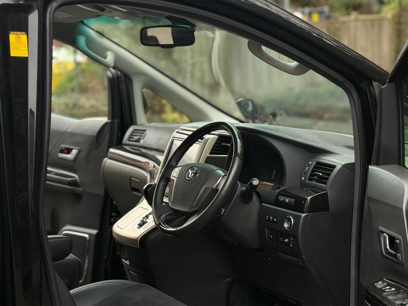 Used Toyota Vellfire 2013 for sale - 76686904: Photo 26