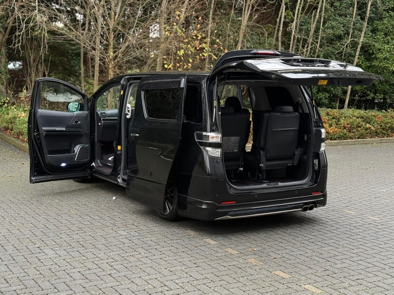 Used Toyota Vellfire 2013 for sale - 76686904: Photo 28