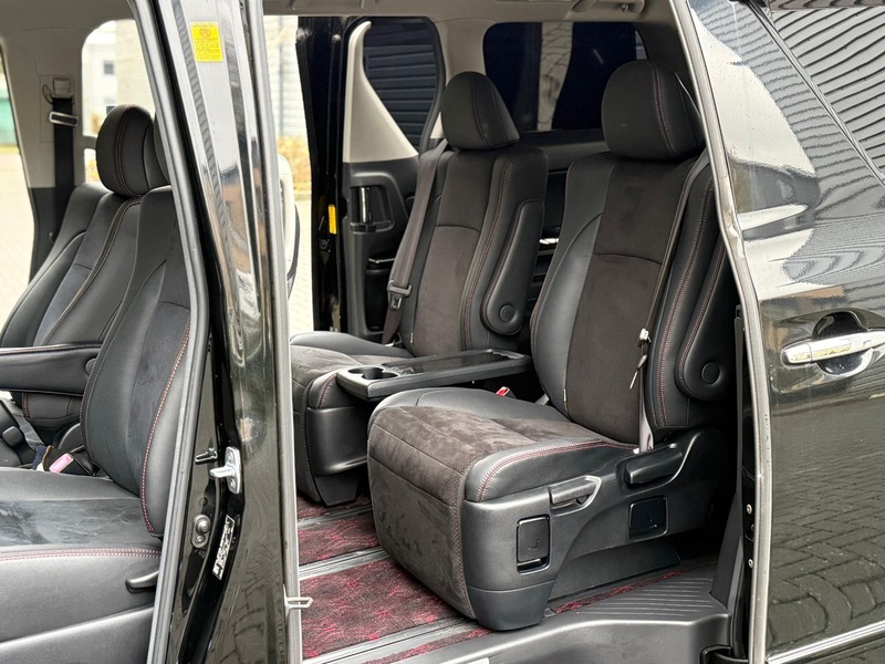 Used Toyota Vellfire 2013 for sale - 76686904: Photo 3