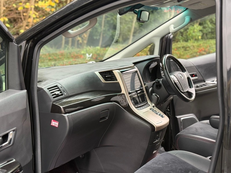 Used Toyota Vellfire 2013 for sale - 76686904: Photo 31