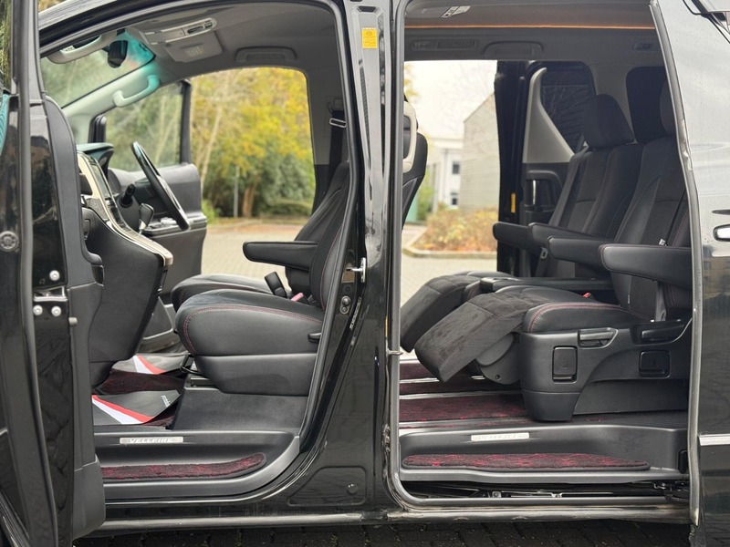 Used Toyota Vellfire 2013 for sale - 76686904: Photo 37