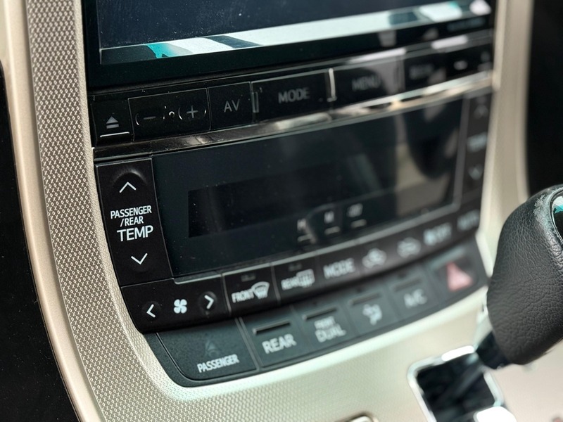 Used Toyota Vellfire 2013 for sale - 76686904: Photo 38