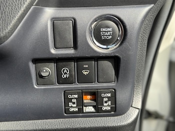 Used Toyota Voxy 2015 for sale - 78958136: Photo