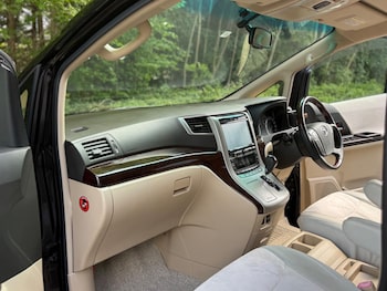 Used Toyota Vellfire 2013 for sale - 78542055: Photo