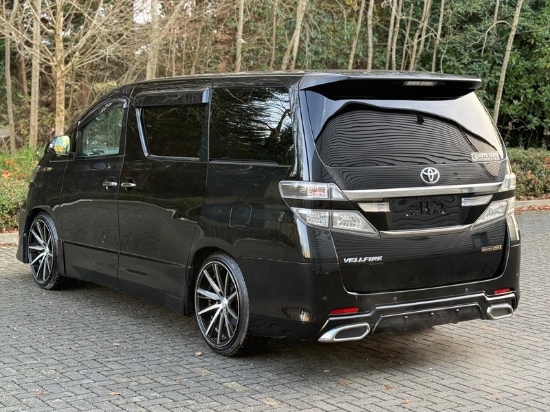 Used Toyota Vellfire 2014 for sale - 77020516: Photo 2