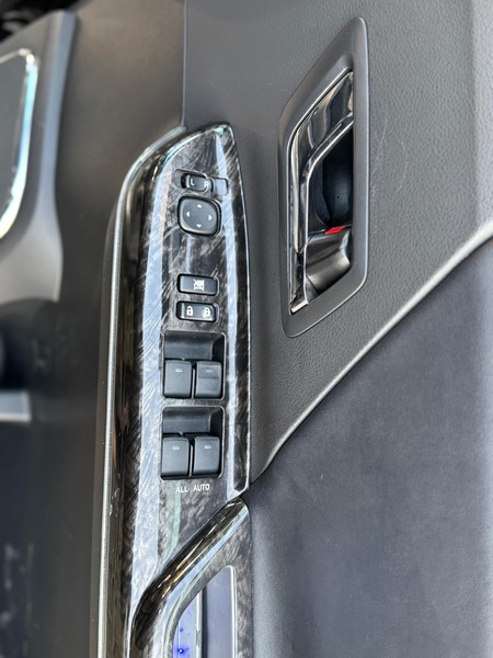 Used Toyota Vellfire 2014 for sale - 77020516: Photo 31