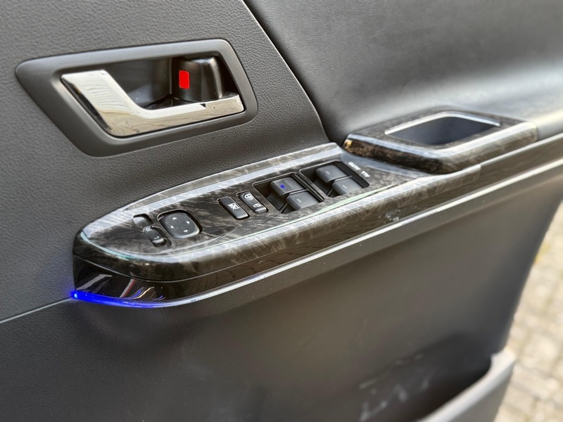 Used Toyota Vellfire 2014 for sale - 77020516: Photo 38