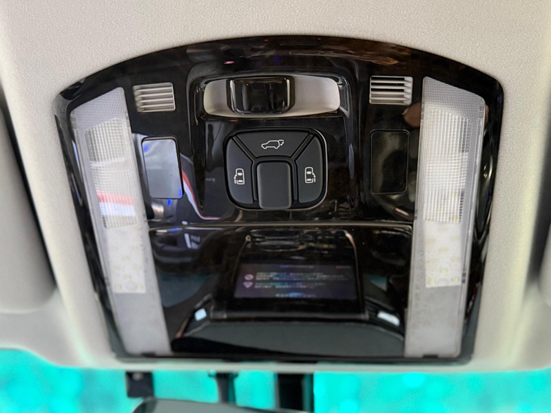 Used Toyota Vellfire 2014 for sale - 77020516: Photo 42