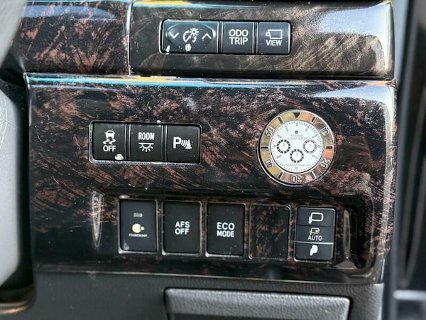 Used Toyota Vellfire 2014 for sale - 76133090: Photo 16