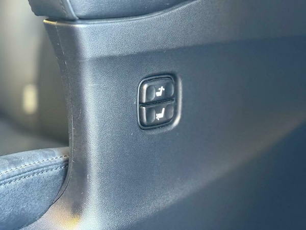 Used Toyota Vellfire 2014 for sale - 76133090: Photo 40