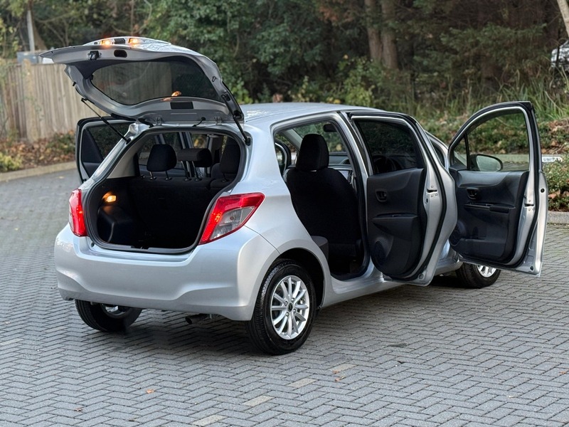 Used Toyota Yaris 2013 for sale - 76536334: Photo 15