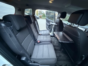 Used Volkswagen Touran 2016 for sale - 77342400: Photo