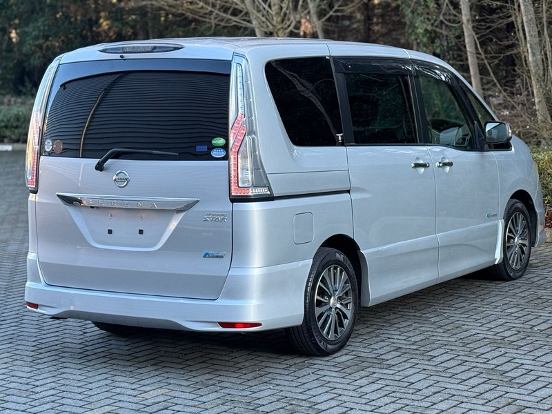 Used Nissan Serena 2014 for sale - 77452740: Photo 2