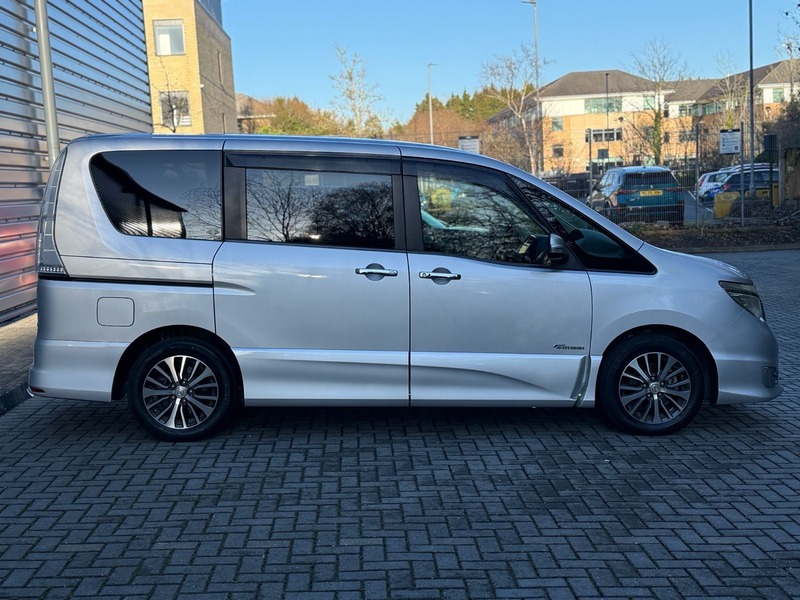 Used Nissan Serena 2014 for sale - 77452740: Photo 5