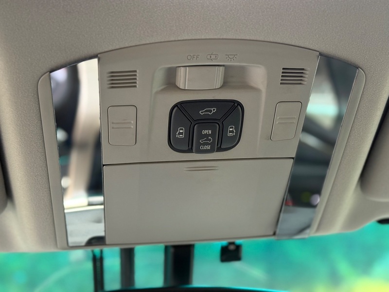 Used Toyota Vellfire 2013 for sale - 76264325: Photo 23