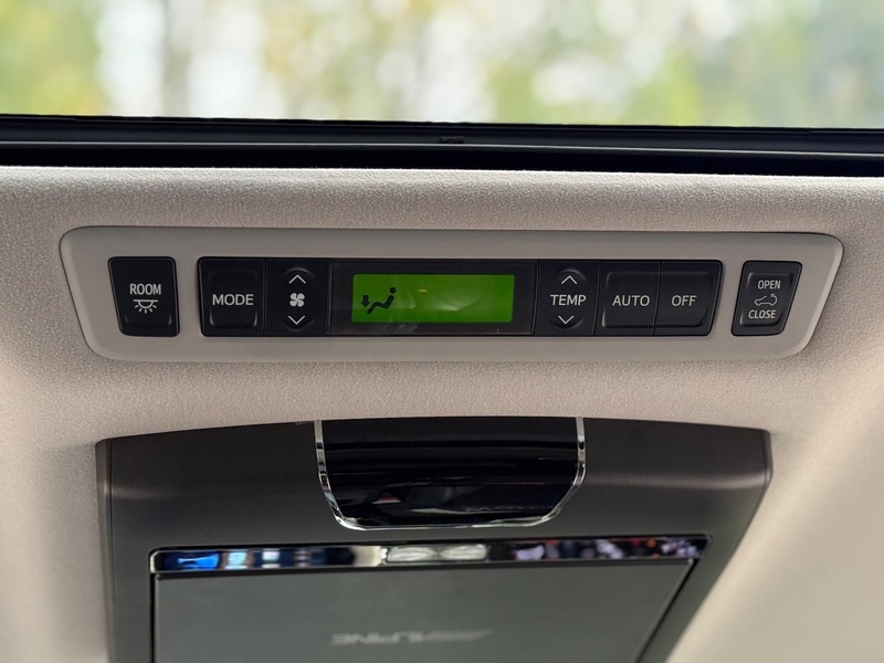 Used Toyota Vellfire 2013 for sale - 76264325: Photo 25