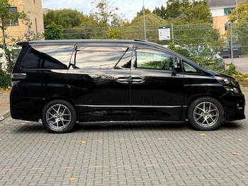 Used Toyota Vellfire 2013 for sale - 76264325: Photo