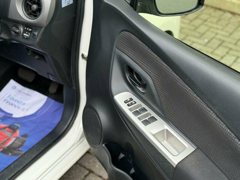 Used Toyota Yaris 2015 for sale - 77535669: Photo 22