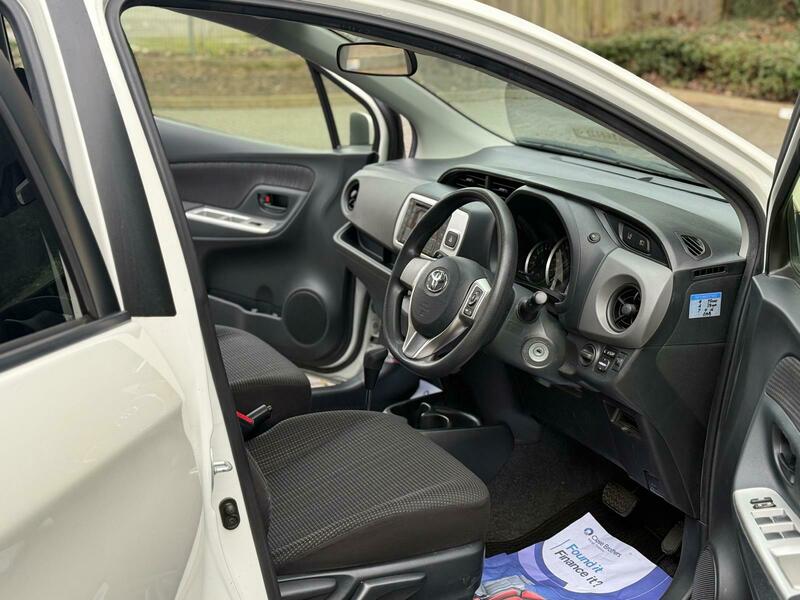 Used Toyota Yaris 2015 for sale - 77535669: Photo 23