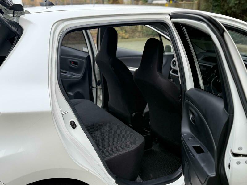 Used Toyota Yaris 2015 for sale - 77535669: Photo 24