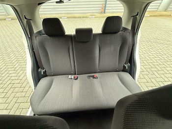 Used Toyota Yaris 2015 for sale - 77535669: Photo