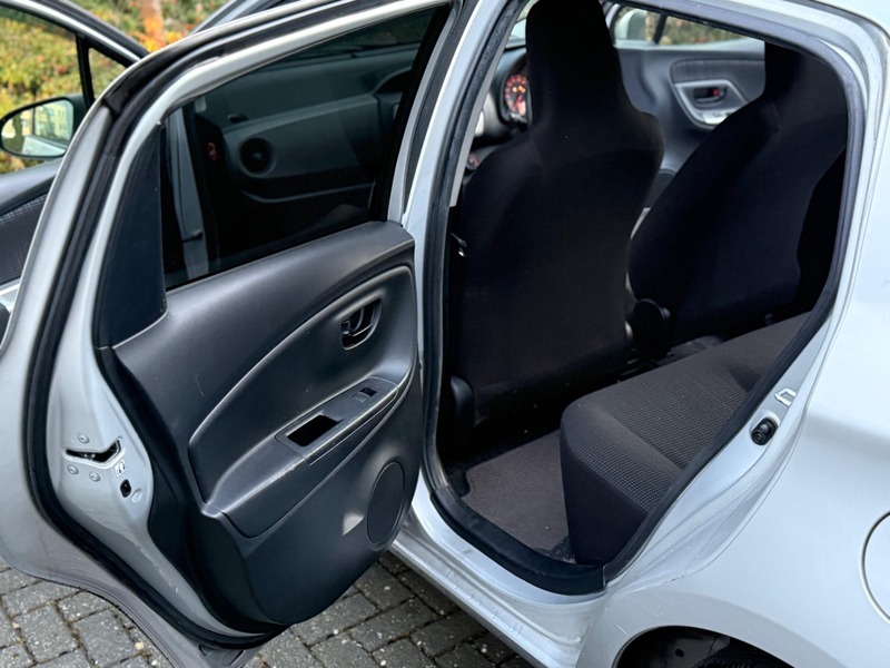 Used Toyota Yaris 2016 for sale - 77632318: Photo 24