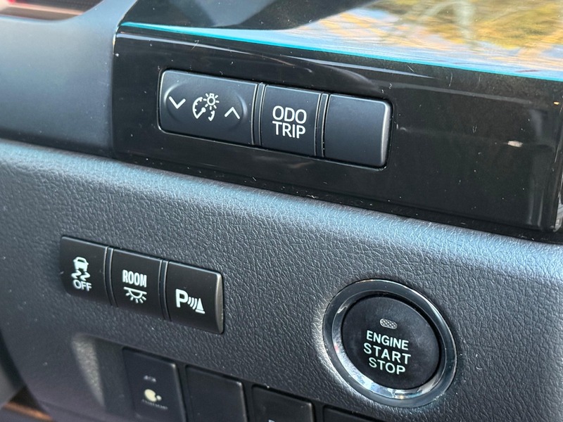 Used Toyota Vellfire 2014 for sale - 76798940: Photo 32