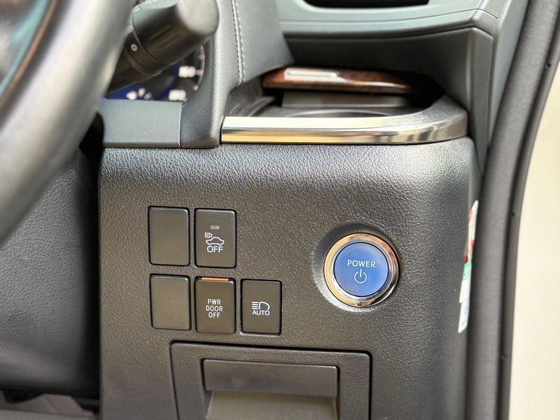 Used Toyota Alphard 2018 for sale - 76407193: Photo 25