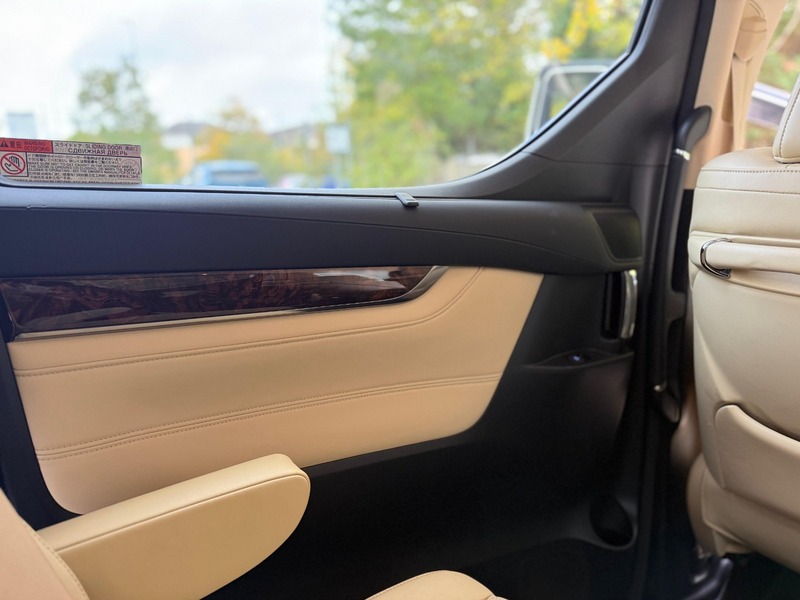 Used Toyota Alphard 2018 for sale - 76407193: Photo 42