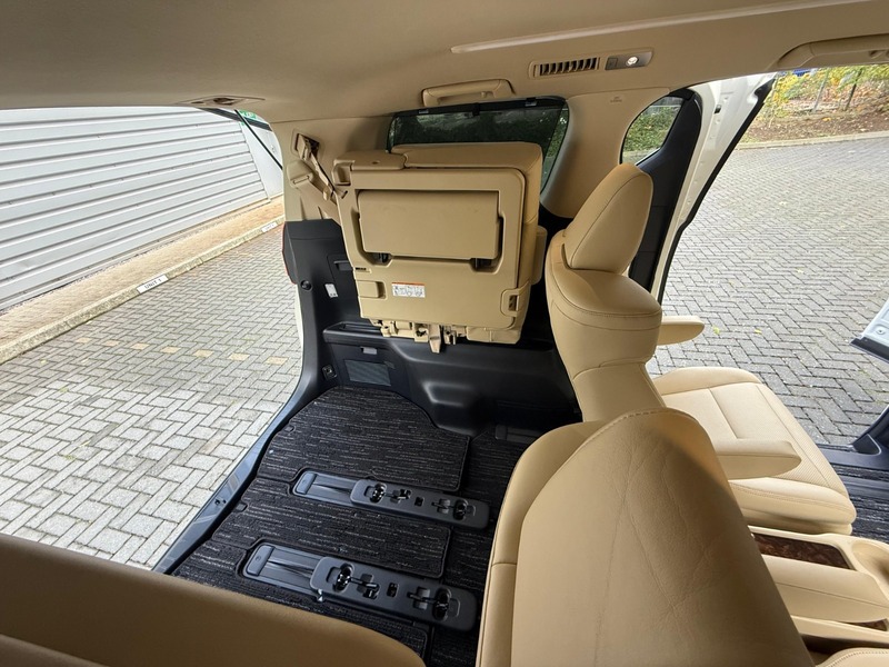 Used Toyota Alphard 2018 for sale - 76407193: Photo 43