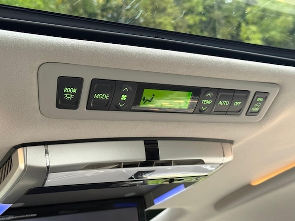 Used Toyota Vellfire 2013 for sale - 76163733: Photo 16