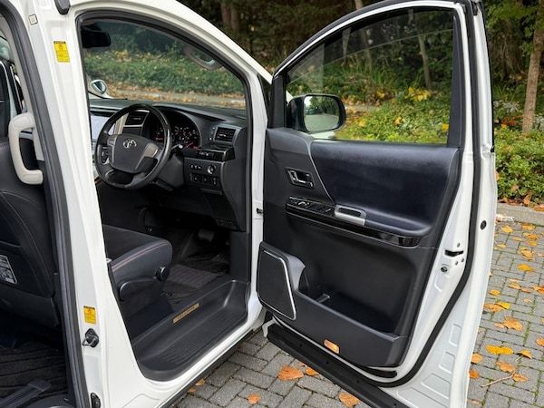 Used Toyota Vellfire 2013 for sale - 76163733: Photo 25