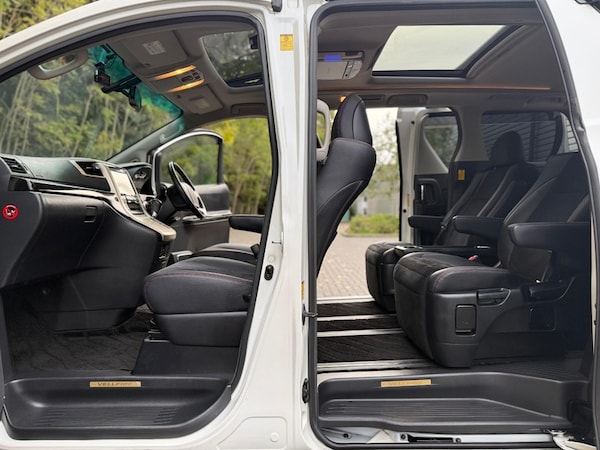Used Toyota Vellfire 2013 for sale - 76163733: Photo 29