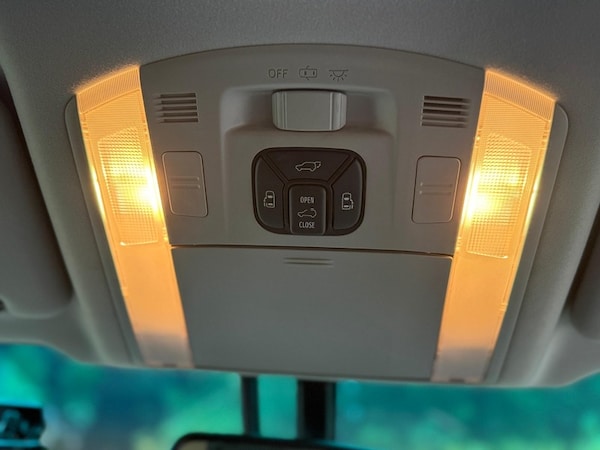 Used Toyota Vellfire 2013 for sale - 76163733: Photo 35