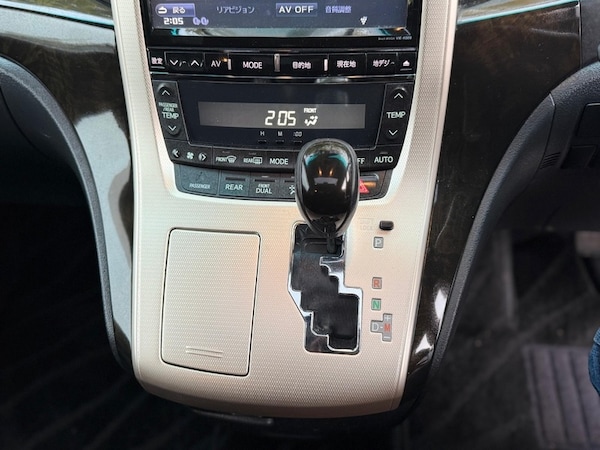 Used Toyota Vellfire 2013 for sale - 76163733: Photo 9